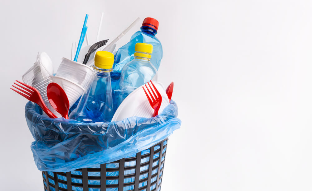 Bo Slovenija končno sprejela uredbo o prepovedi prodaje plastičnih proizvodov za enkratno uporabo?